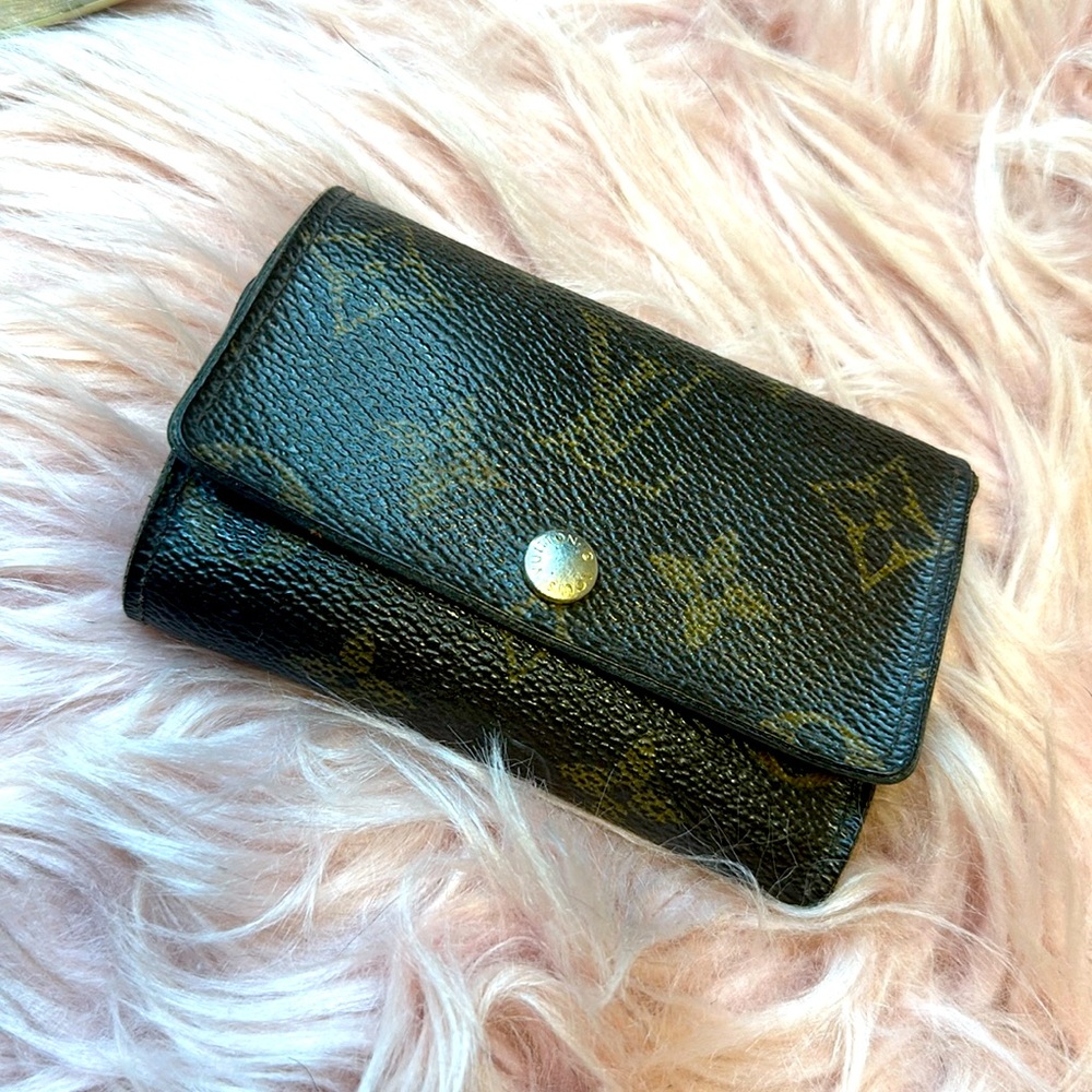 Louis Vuitton key case